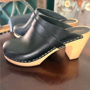Swedish Hasbeens Black Leather Mules/ clogs with Tan Wood Heel- size 39